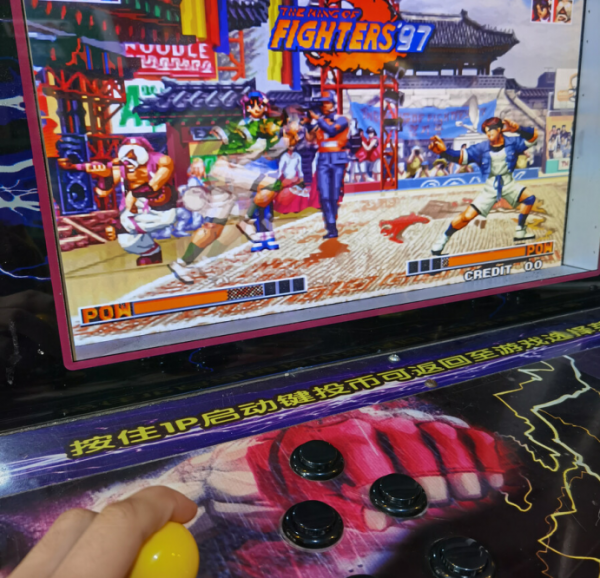 街機中最瀟灑的身法!回手掏出其不意,胖子也能如此飄逸? 街機中最瀟灑的身法!回手掏出其不意,胖子也能如此飄逸?