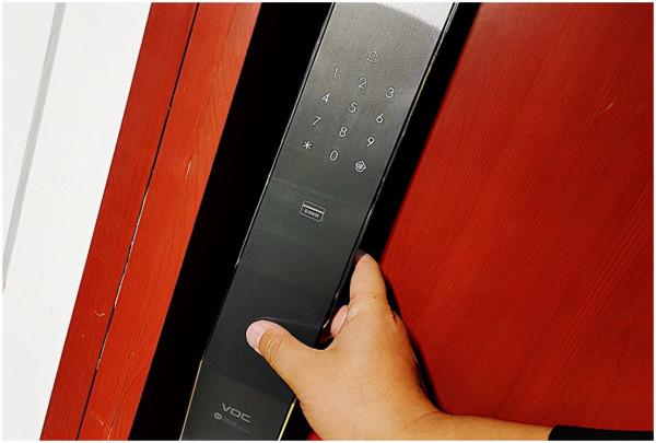 VOC智慧門鎖T11-Face:3D人臉識別,支援華為智慧,讓回家更便捷 VOC智慧門鎖T11-Face:3D人臉識別,支援華為智慧,讓回家更便捷