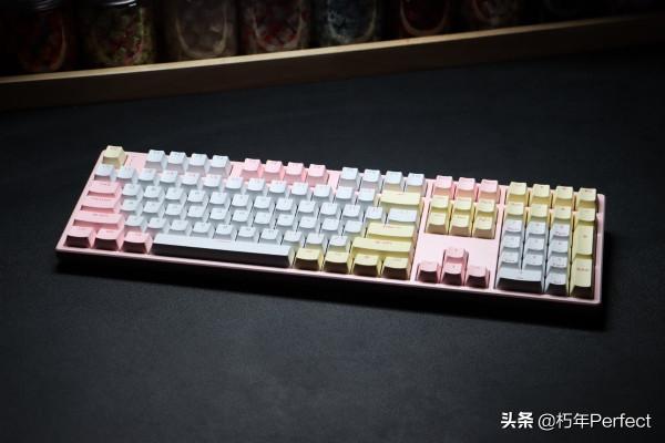 HELLO GANSS HS108T 三模熱插拔機械鍵盤開箱評測 HELLO GANSS HS108T 三模熱插拔機械鍵盤開箱評測