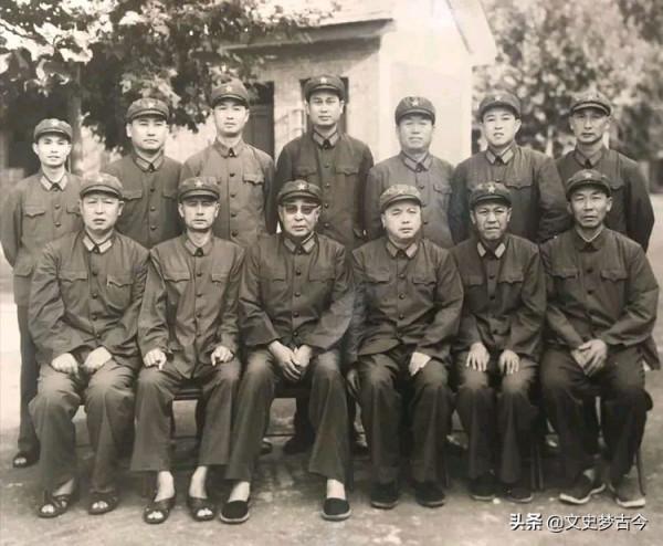 1985年，傅全有主政成都軍區，他的智囊不簡單，任前還只是副軍長