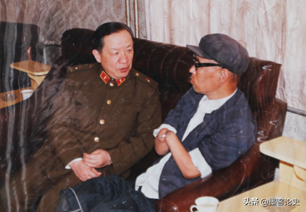 長津湖倖存者之一朱彥夫,曾在93天經歷47次手術,被譽為“活死人” 長津湖倖存者之一朱彥夫,曾在93天經歷47次手術,被譽為“活死人”