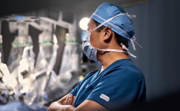 一臺裝置要價2500萬，美企佔據中國市場，國產手術機器人打破僵局