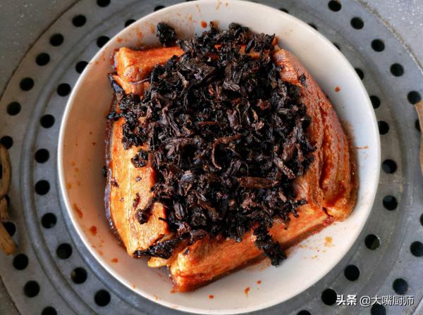 4步做出正宗的梅菜扣肉，鮮香酥爛，入口即化，上桌全家人搶著吃