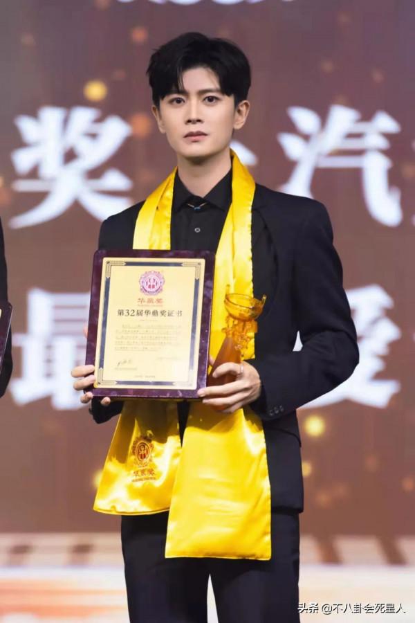 被鼻子拖累顏值的男星，彭于晏鼻頭凸，蘇有朋鼻翼又寬又扁