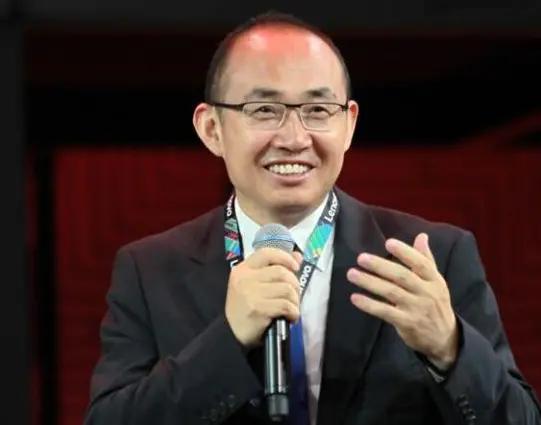 一家5口默默加入美國籍,卻仍在中國撈金,今年沒有錢可撈了? 一家5口默默加入美國籍,卻仍在中國撈金,今年沒有錢可撈了?