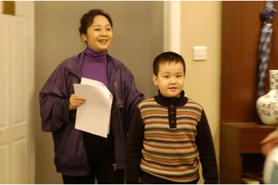 孝順的王新軍:弟弟和父親相繼離世,他陪母親熬過痛苦期 孝順的王新軍:弟弟和父親相繼離世,他陪母親熬過痛苦期