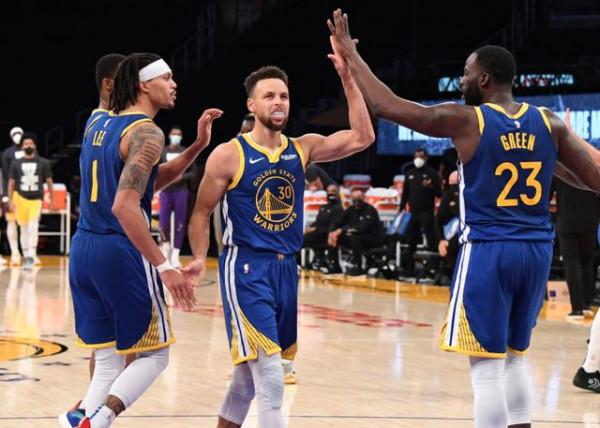 九連霸！恭喜庫裡將要打破科比保持的記錄，登頂NBA歷史第一人