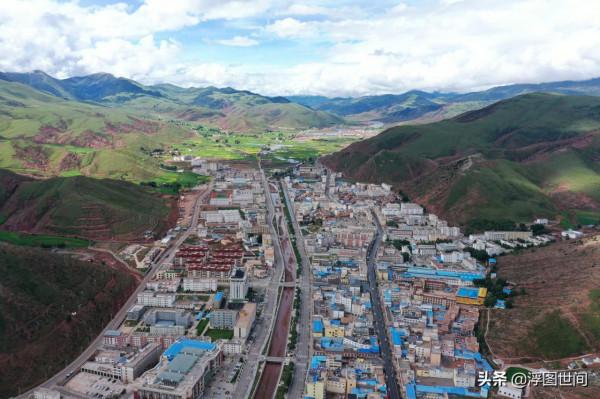 航拍：西藏芒康縣城 街道乾淨整潔