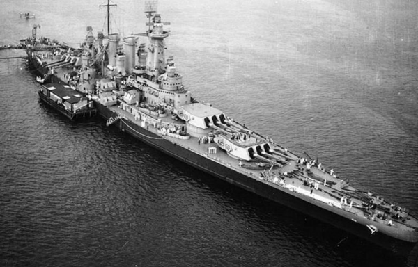 美軍戰機屢次侵犯南海，毛主席以七字霸氣回應，他們敢搗亂就打