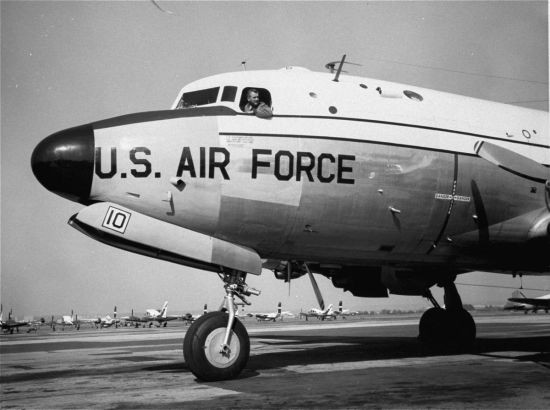 1954年中國空軍誤擊英國客機,引發海南中美空戰,到底怎麼回事? 1954年中國空軍誤擊英國客機,引發海南中美空戰,到底怎麼回事?