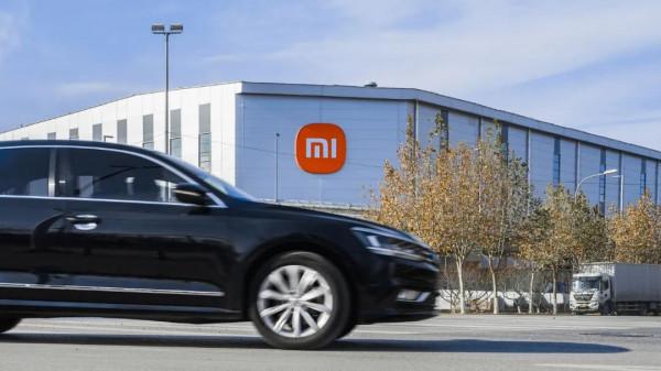 從造芯到造車，手機廠商都拼了