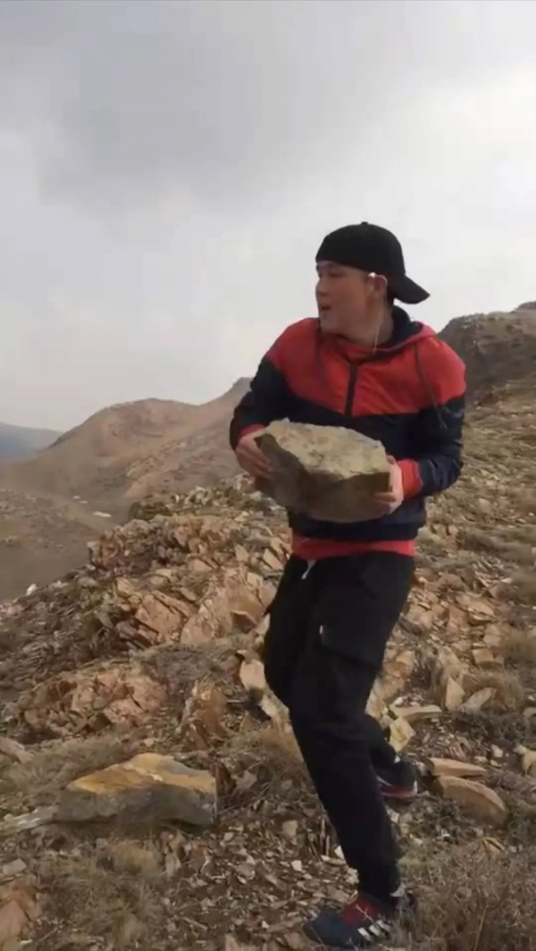 中國年輕拳手現狀：自己創造希望