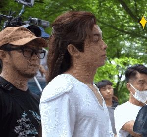 張若昀，你的助理是哪招的？