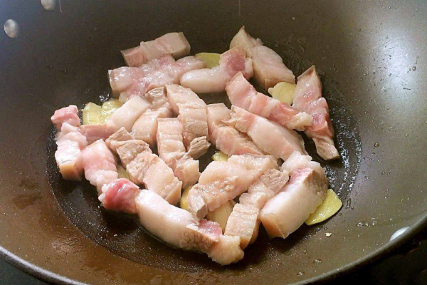 冬季貼膘季,這10道豬肉做法隨你選,好吃過癮,天天換著做吃不膩 冬季貼膘季,這10道豬肉做法隨你選,好吃過癮,天天換著做吃不膩