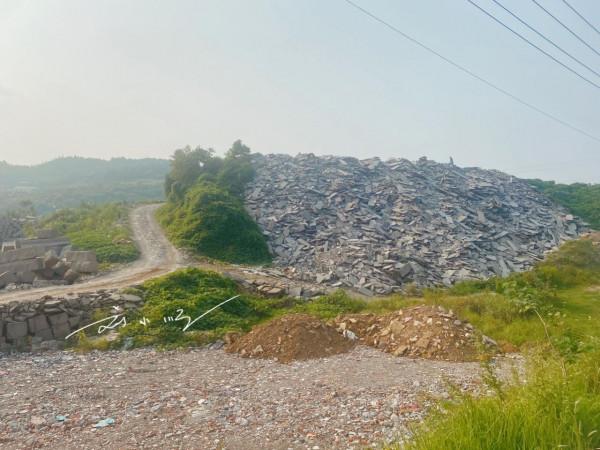 重慶驚現一處“心形”礦坑,隱藏在巴南深山,荒廢已久卻突變網紅 重慶驚現一處“心形”礦坑,隱藏在巴南深山,荒廢已久卻突變網紅