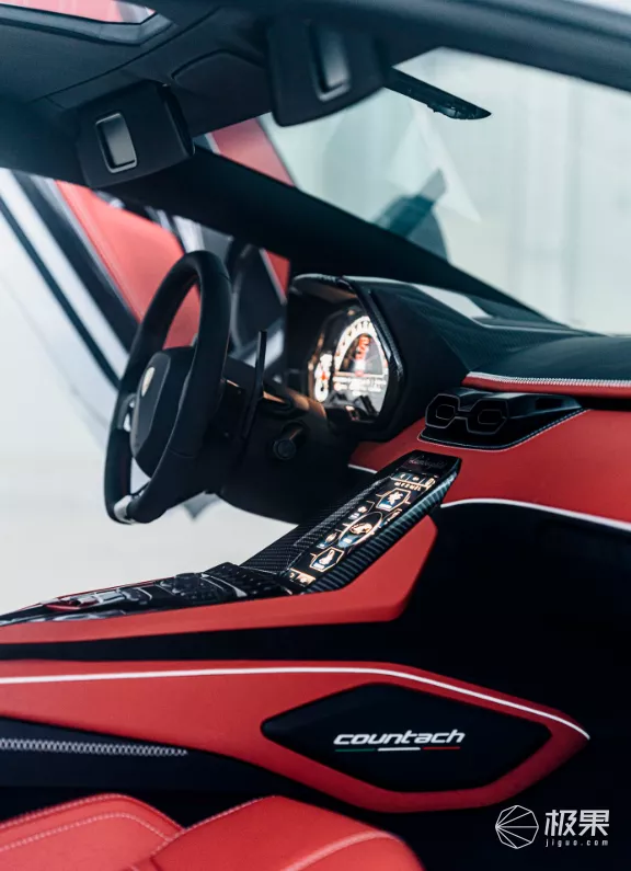 全球限量112臺！蘭博基尼「混動超跑 」來了，2.8秒破百