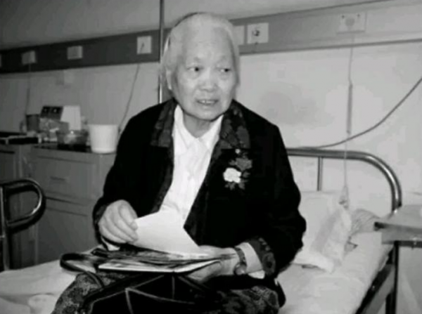 陳喬年犧牲後女兒失蹤66年：九四年她在墳前慟哭：爸女兒來看你了