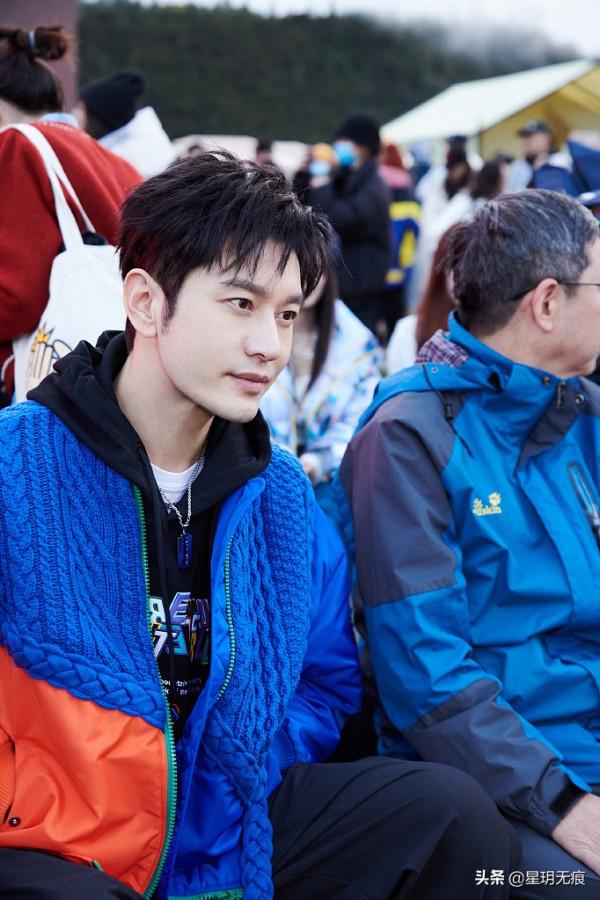 黃曉明藍橙撞色運動衫演繹運動風 帥氣臉龐詮釋時尚 黃曉明藍橙撞色運動衫演繹運動風 帥氣臉龐詮釋時尚