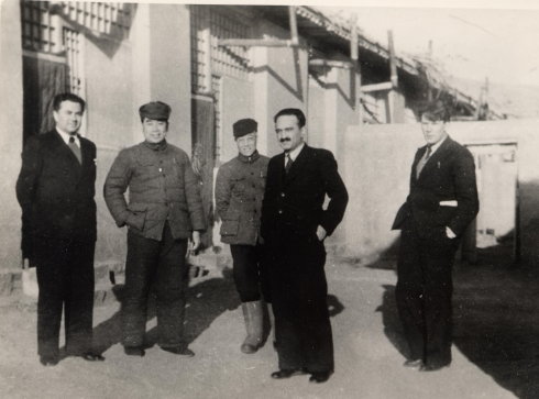 斯大林特使想在酒桌上灌醉毛澤東,反被主席35個辣椒“灌醉” 斯大林特使想在酒桌上灌醉毛澤東,反被主席35個辣椒“灌醉”