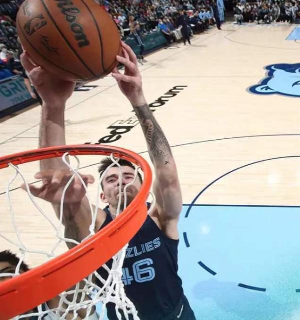 籃板痴漢康查爾！狂摘17板引爆孟菲斯，力助灰熊11連勝