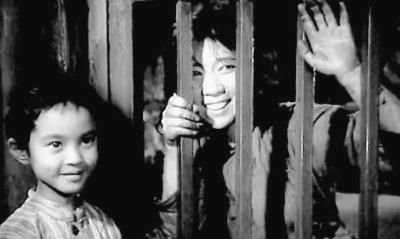 方舒：被屠洪剛拋棄後獨自撫養兩個女兒長大，生活有淚也有笑