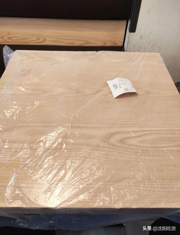 吃飯之前先領桌布自己鋪上,3塊錢肉汁辣椒和免費酸菜湯都不錯 吃飯之前先領桌布自己鋪上,3塊錢肉汁辣椒和免費酸菜湯都不錯