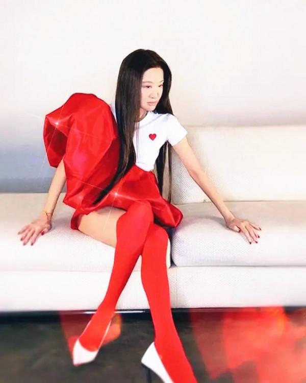 72歲王薇薇和36歲男友同框,長髮飄逸顏值線上,黃色吊帶裙吸睛 72歲王薇薇和36歲男友同框,長髮飄逸顏值線上,黃色吊帶裙吸睛