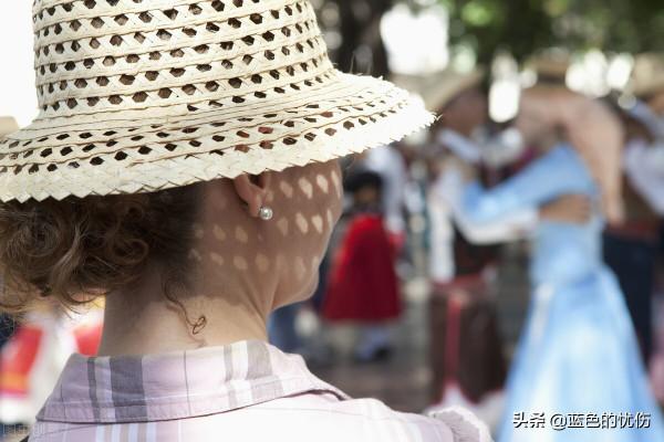 61歲大媽坦言：退休了離四種人遠點，保護自己，少受傷害