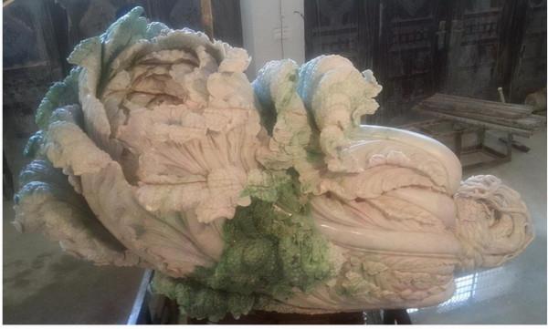 這件春帶彩翡翠擺件，歷時4年雕刻而成，市場估價4.8億