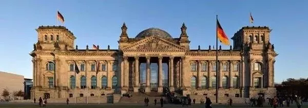 中國遊客在國外拍照被捕，這些出國旅遊禁忌你都知道嗎？