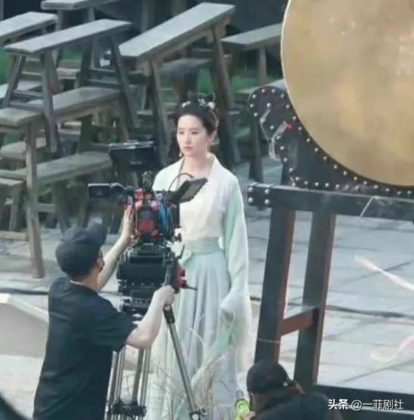 娛樂圈近期爆料，眾多頂流在內，最新路透照，大瓜小瓜，吃瓜拿走