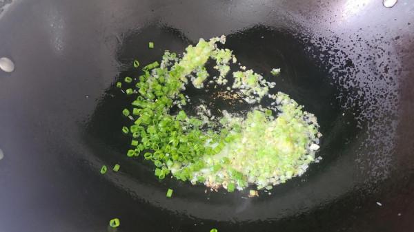 蔥油手撕雞在廣東出了名，手把手教你做出來，好吃味美香味濃