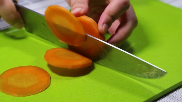 寶寶光吃不長個，這樣做補鈣又補鋅，比牛奶補鈣，比火腿腸還好吃