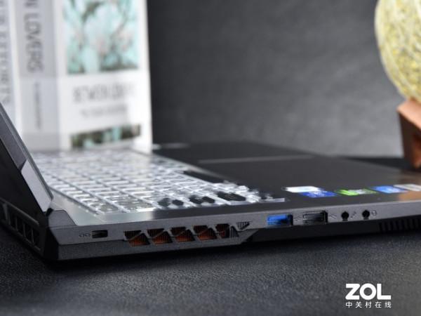 筆記本的超跑設計 可算是讓機械師黑幽靈給玩明白了