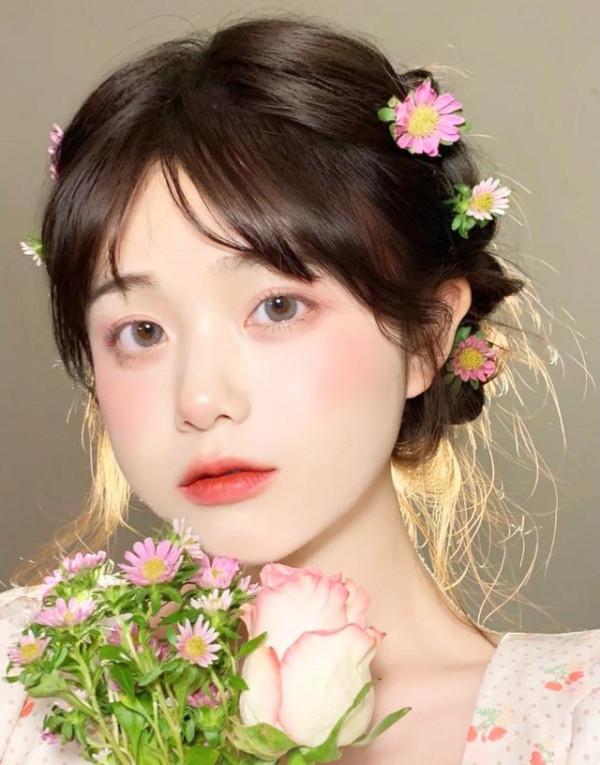 女人不管多少歲,化妝時建議學會打造“透明感”,乾淨自然顯氣色 女人不管多少歲,化妝時建議學會打造“透明感”,乾淨自然顯氣色