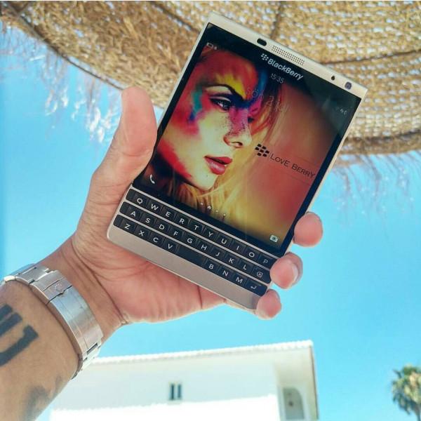 黑莓手機熱門機型展示介紹（KEY2, PASSPORT, Q20...）