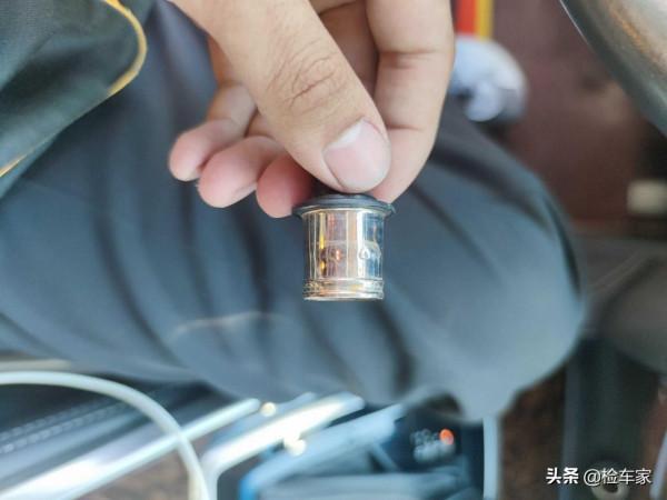 暴雨季,這輛29萬的英菲尼迪告訴你,什麼是教科書式的泡水車? 暴雨季,這輛29萬的英菲尼迪告訴你,什麼是教科書式的泡水車?