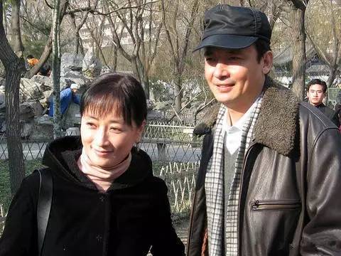 至今恩愛的10對明星夫妻，各有各的幸福，最長相戀47年，最短15年