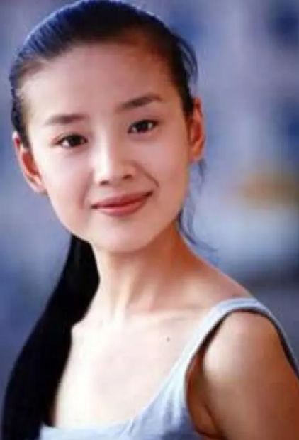 不耐老的3位女星，年輕時貌美如花，一上年紀顏值就老態畢現