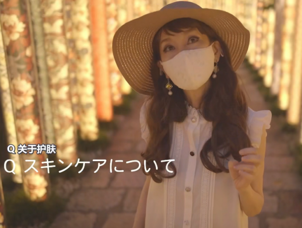 見過64歲的“少女”嗎？這位奶奶做到了極致，時髦優雅一眼驚豔