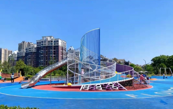 &OpenCurlyDoubleQuote;媽媽，快帶我去撒歡兒！&rdquo;