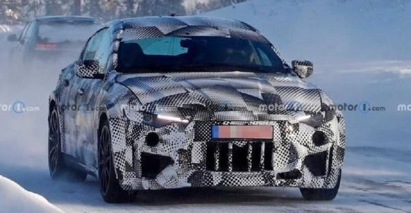 Roadster貼地飛行，i7搭三電機，2022六款效能極強的重磅新車盤點