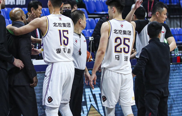 CBA最新積分榜：付豪38分遼籃8連勝排第1廣廈緊追 上海第3廣東第5