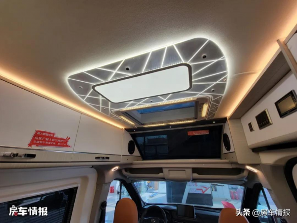 最近挺火的奇瑞房車，外觀個性適合時髦小情侶，2米大床同類罕見