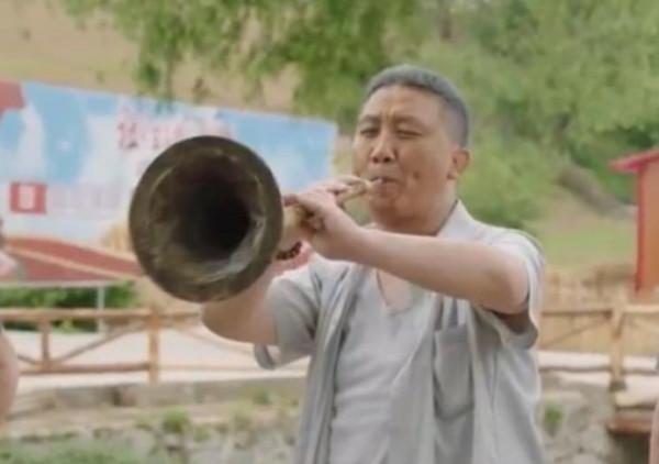 楊樹林:妻子入獄不離不棄,獨自帶女兒苦等愛妻 楊樹林:妻子入獄不離不棄,獨自帶女兒苦等愛妻