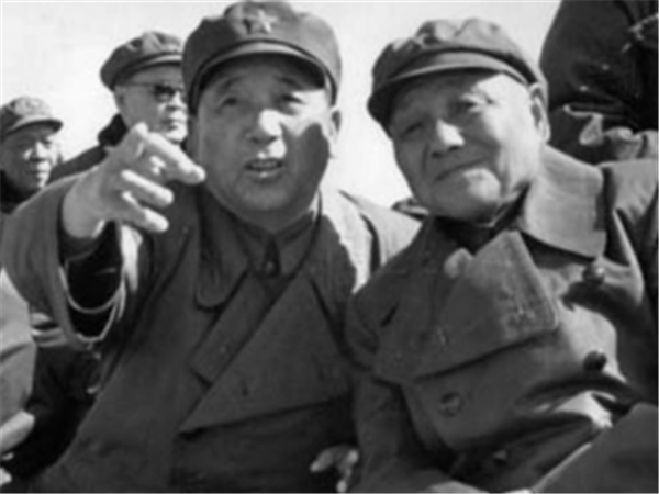 兒子秦天臨行前：我可能無法盡孝了！秦基偉臭罵：你這小仗算什麼