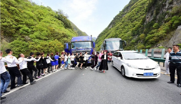 國慶返程堵在高速上,讓我看清了自己的缺點,看風景的心態很重要 國慶返程堵在高速上,讓我看清了自己的缺點,看風景的心態很重要