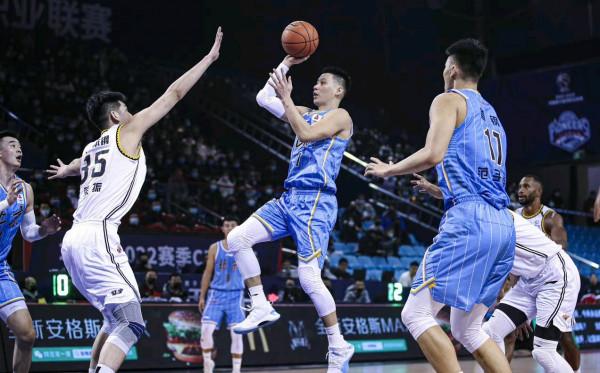 CBA排名大亂！遼寧連勝穩居榜首 山東輸球失顏面 李春江復仇返前三