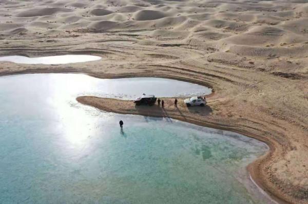 《無人區裡的穿行者們》