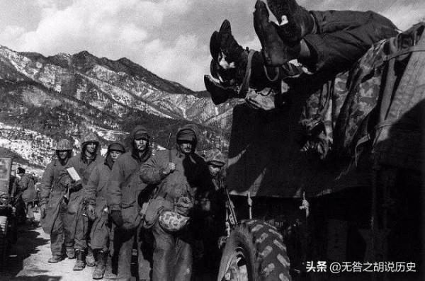 長津湖戰役後,打掃戰場時的經歷比戰鬥更殘酷,傷員自己往回爬 長津湖戰役後,打掃戰場時的經歷比戰鬥更殘酷,傷員自己往回爬